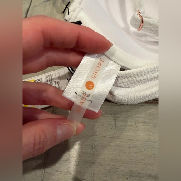 NWT Shade & Shore Women's Lightly Lined Ribbed V-Wire Bikini Top, 34B, White - Picture 4 of 5